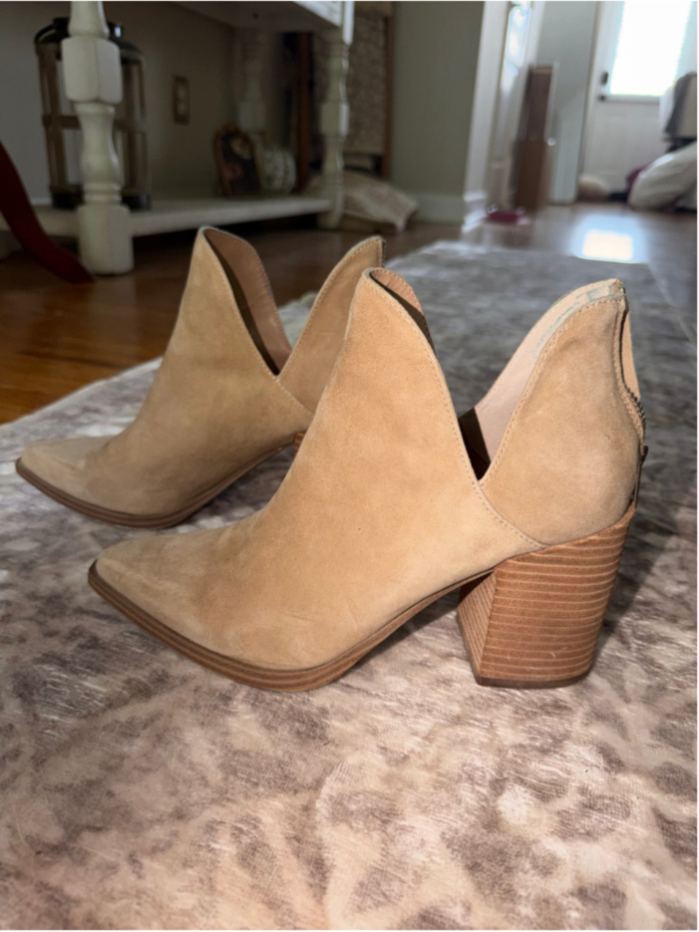 Steve Madden Beige Suede Ankle Booties Sz 8
